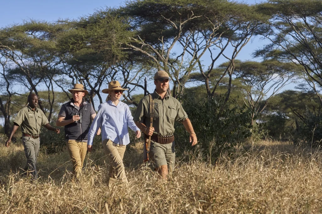 How to Choose the Perfect Khaki Safari Pants for Men and Women