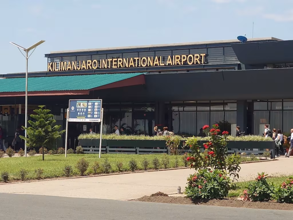 6 Days Safari with Serengeti, Ngorongoro, Manyara NP and Tarangire NP